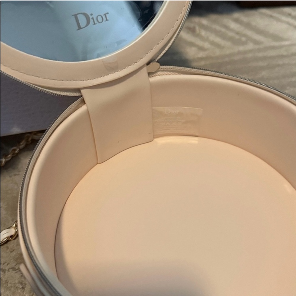GWP - DIOR Elegant Designer Round Vanity Case - Picture 2 of 4